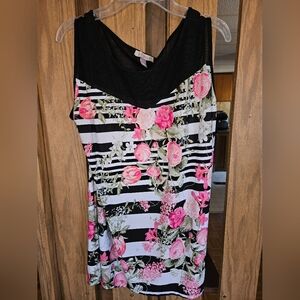 Roz & Ali Sz L Black and White Floral Tank Top